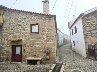 Beautiful home in the countryside - Sernancelhe - 1