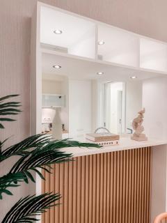 Dubai Marina Promenade 1BR Apartment with Pool near JBR - 2