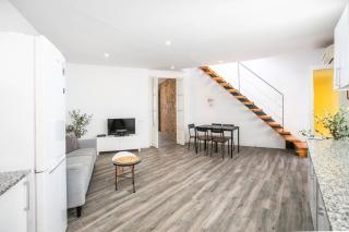 31ARA1092- Newly Refurbished 2BR Flat in the Gothi - 5