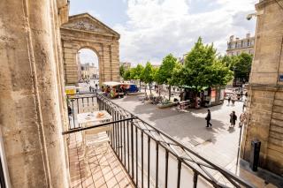 Superbe appartement rue St-Catherine - ciné , balcon & spa - Burdeos - 9