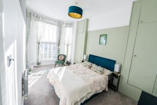 Luxury Hastings Apartment - Newport Beach - 8