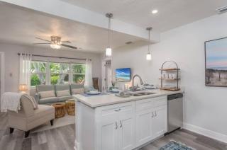 Annie's Urban Escape - 5min to Downtown - HotTub - Sarasota - 3