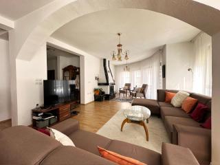 Center of Prishtina - Spacious Apartment - Pristina - 0