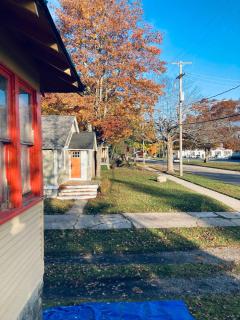 Bluffton Breeze Cottage - Muskegon - 5