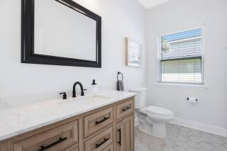 Close to Downtown/Sponge Docks/Beaches/Trails - Tarpon Springs - 1