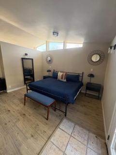 4-Bedroom Retreat with Pool - Farmington - 7