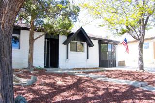 4-Bedroom Retreat with Pool - Farmington - 3