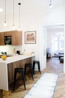 Luxury Apartment by Hi5 - Best Location 3-br - Budapest - 9