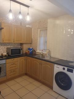 Four Large Double With Ensuites - Abbey Wood - 4