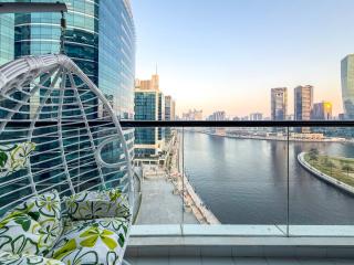 Bay's Edge, Luxury Canal View 2BR in Business Bay - 8