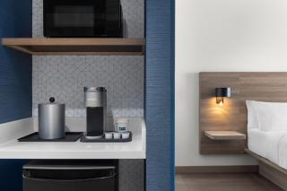 Holiday Inn Express Montreal Airport - St-Laurent by IHG - Montreal - 9