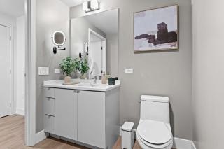 NEW Downtown Luxe King Suite with Sauna & Pool Access - San Diego - 8