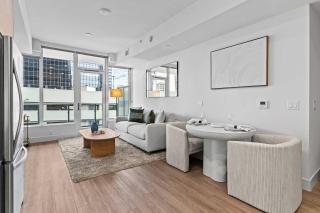NEW Downtown Luxe King Suite with Sauna & Pool Access - San Diego - 2