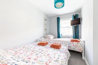 Townhouse Harbour Retreat - Scarborough - 8