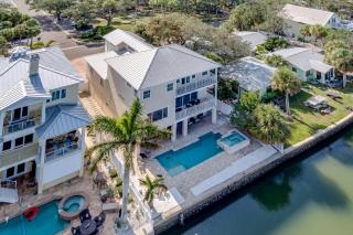 Waterfront Sleeps 8 Private Heated Pool Hot Tub - Clearwater Beach - 0