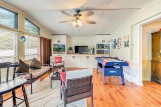 Walk to Hadnot Creek Coastal Escape with Yard - Swansboro - 3