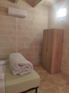 St Joseph Building Central Rooms - Hamrun - 5
