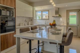 Castle View Archangelos - 9