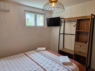 Le Zénith - 3 chambres, 3 salles de bain - 8 pers max - Local à vélos - Réservation à la chambre possible - Lagnieu - 3