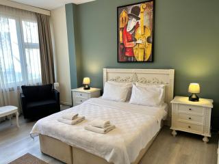 Spacious & Peaceful 2BR Central Apt. W/ Balcony - Istambul - 3
