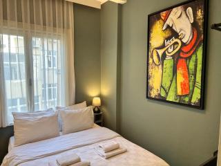 Spacious & Peaceful 2BR Central Apt. W/ Balcony - Istambul - 5