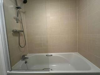 Welcoming House - Walking distance to Town Centre - Sleeps 5 - Free Parking, Self-Check-In, Fast WiFi and Smart TV by Yoko Property - Rugby - 4