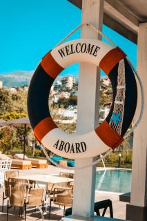 The Blue Wave Hotel - 5