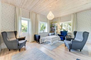 Leete Residence- 5BR elegant family villa with huge garden&free parking - 1