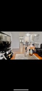 Stylish Getaway Elegant 3BR 2BA Patio Oasis Near NYC, EWR & American Dream Mall - Newark - 3