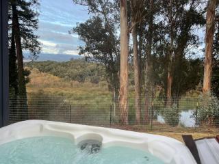 Hidden Lake House With Hot Tub & Views! - - 3