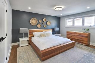 Central Ottawa Modern Retreat - 1