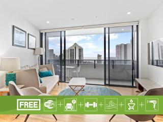 Stunning Ocean Views 2 Bedroom Apartment - Gold Coast - 2