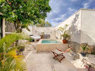 Gorgeous and Equipped 3BR Villa With Private Pool and Patio - Mérida - 0