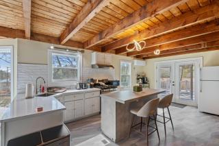Cozy Riverfront Stay in Wareham - Wareham - 3