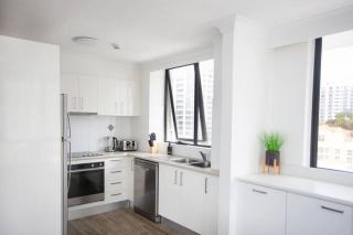 Stylish 2 Bed Centre of Surfers - Gold Coast - 8