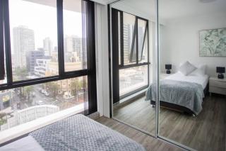 Stylish 2 Bed Centre of Surfers - Gold Coast - 4