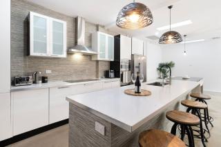 Industrial Style CBD Apartment - Adelaide - 8