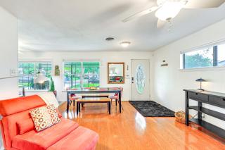 7 Mi to Dtwn San Antonio Charming Home with Yard - San Antonio - 5