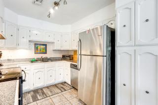 7 Mi to Dtwn San Antonio Charming Home with Yard - San Antonio - 2