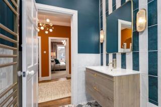 Stylish Penthouse Retreat - Stirling - 5