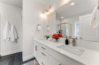 Brand New Custom home - Grayson - 6