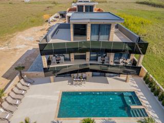 Villa Travera 3 - 4