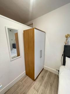 2 bedroom flat ground floor NW1 - 5