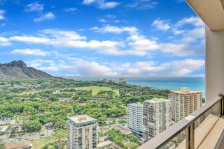Renovated 2-Bedroom Condo with Ocean Views and Complimentary Parking (s3113) - Honolulu - 4