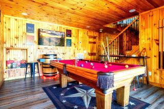 Mountain Moonrise 3BR 3BA - Scenic Falls, Mtn View, Hot Tub, Gameroom, Firepit - Sleep 8- - Gatlinburg - 9