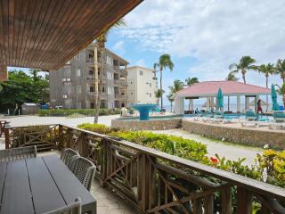 Oceans 23 - Ambergris Cay - 4