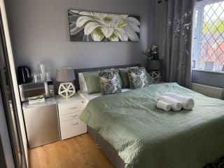 Premium Room For Family & Solo in Birmingham - Birmingham - 0
