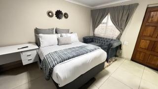 Godide Guesthouse - Vosloorus - 8