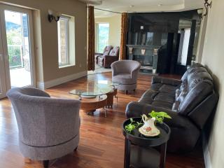 Endless Views by the Lake - Peachland - 8
