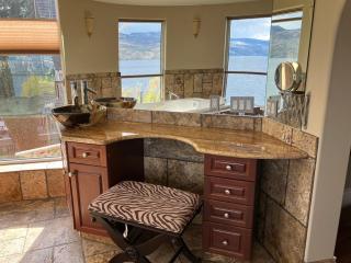 Endless Views by the Lake - Peachland - 6
